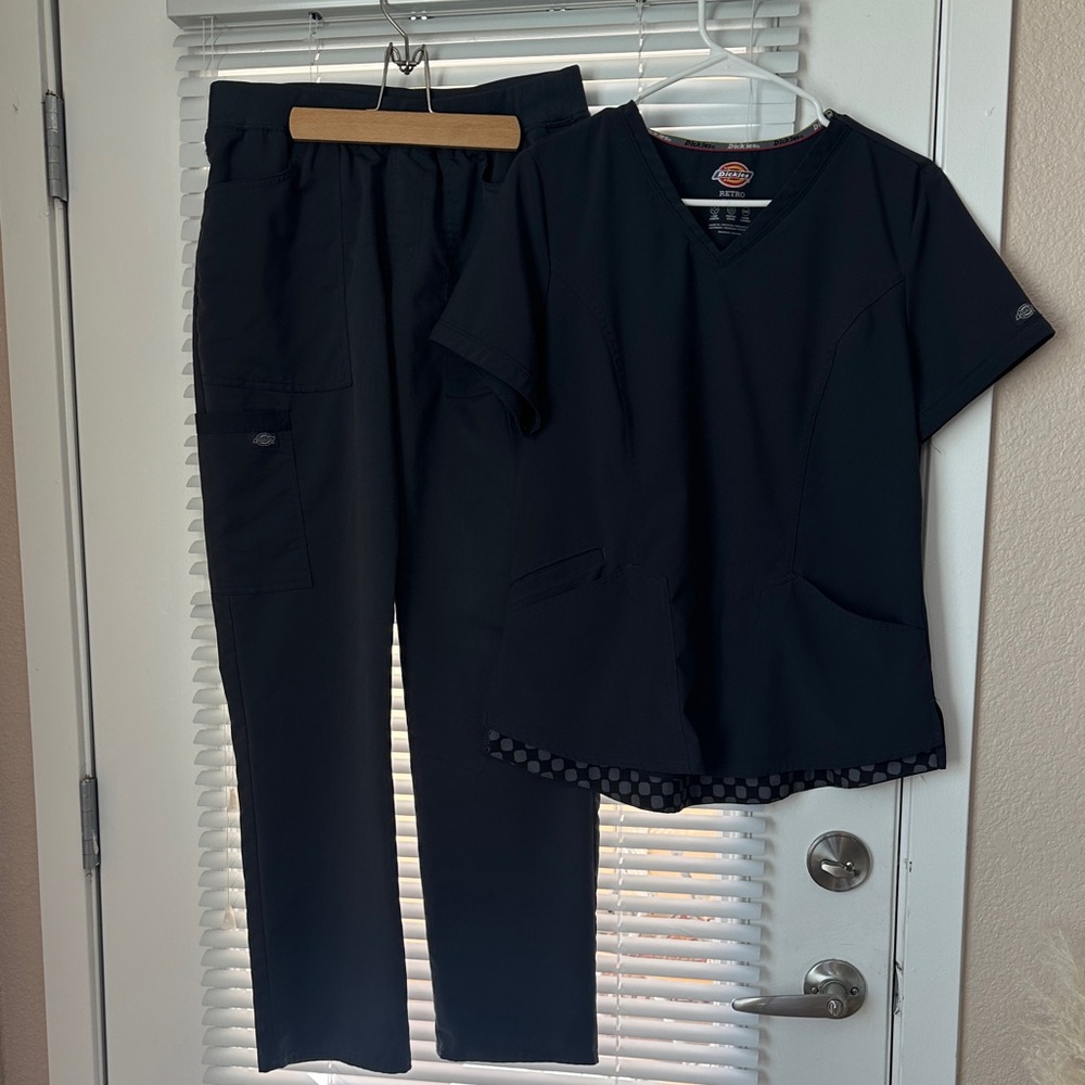 Women's Dickies Scrub Set